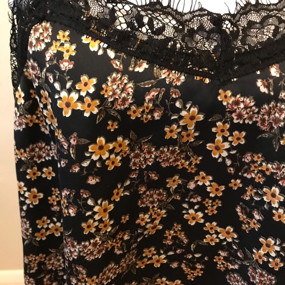 Floral Tank - Picture 2 of 2